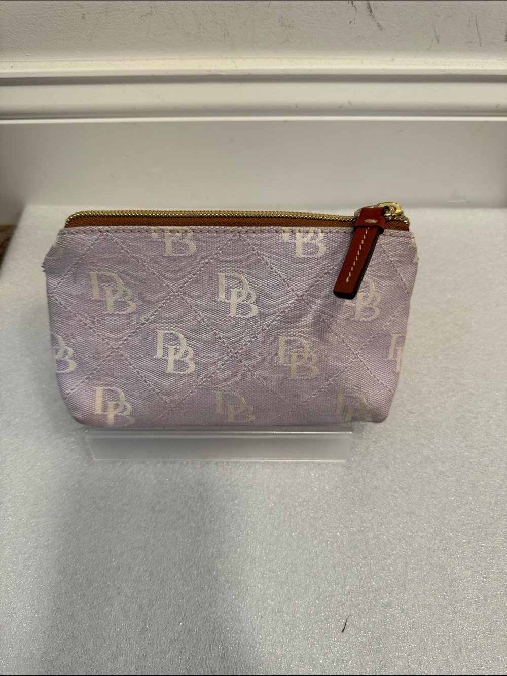 Dooney & Bourke Lavender DB Quilted Zip Cosmetic makeup Pouch bag - Picture 2 of 7
